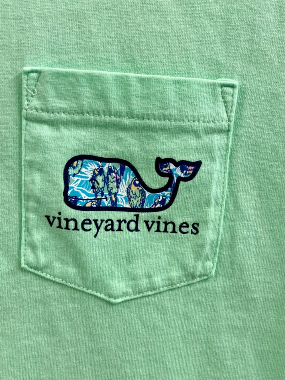 Womens Vineyard Vines Shirt L Green Whale Parrots Tropical Palm Trees Buffet Tee - Picture 3 of 9